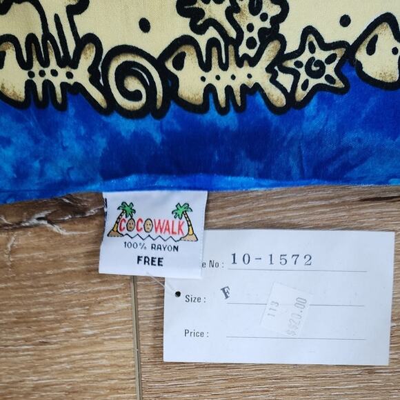 Cocowalk NWT Beach Blanket/Sarong with Angelfish Measures 44x66 Blue /Tan/Black - Picture 7 of 7